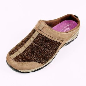 Easy Spirt EZTime Tan Suede Mules Size 9
